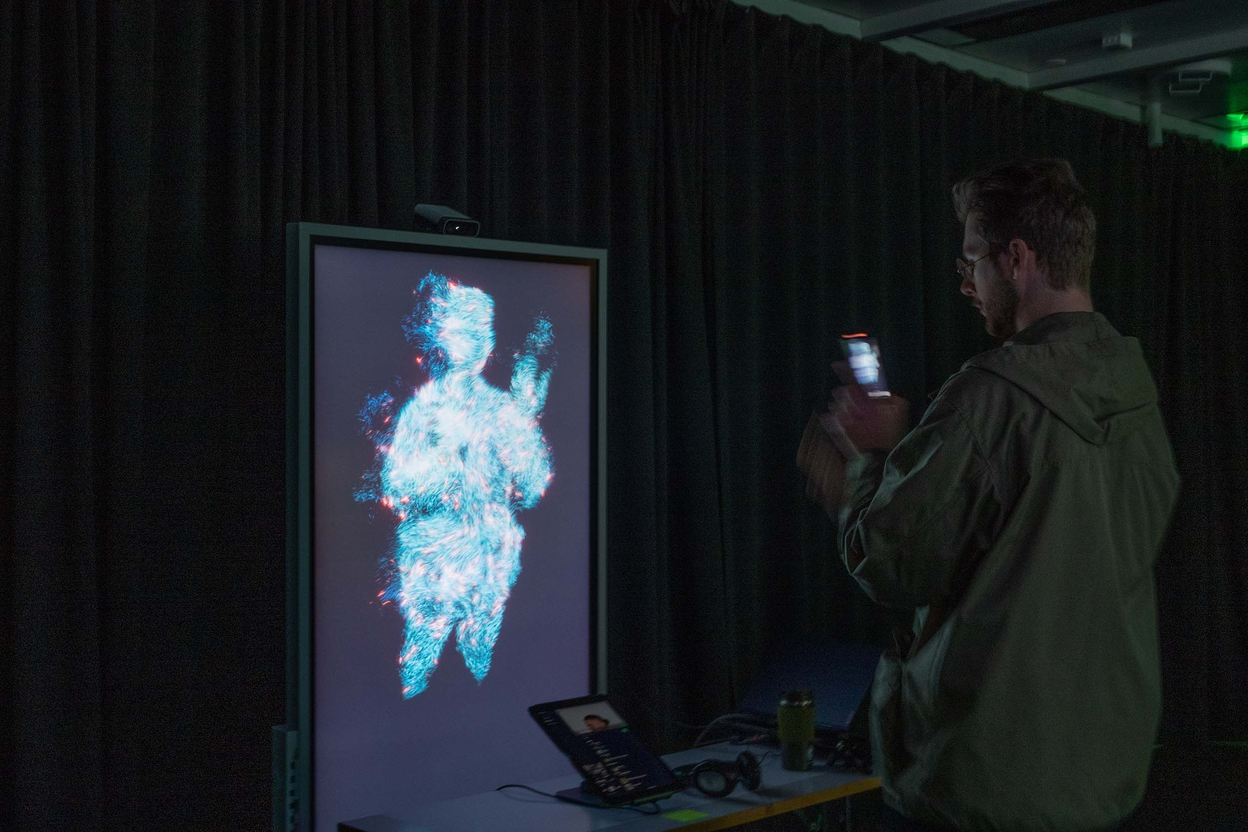 Spectrum Mirror at Aalto Demo Day, photo 8